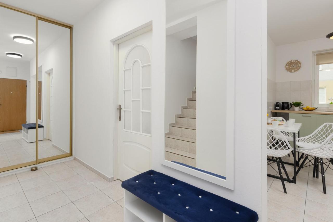 Metro Bemowo Two-storey Pelczynskiego By Renters Apartment *