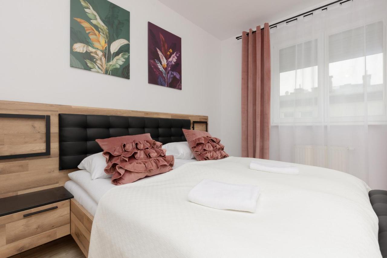 Metro Bemowo Two-storey Pelczynskiego By Renters Apartment *