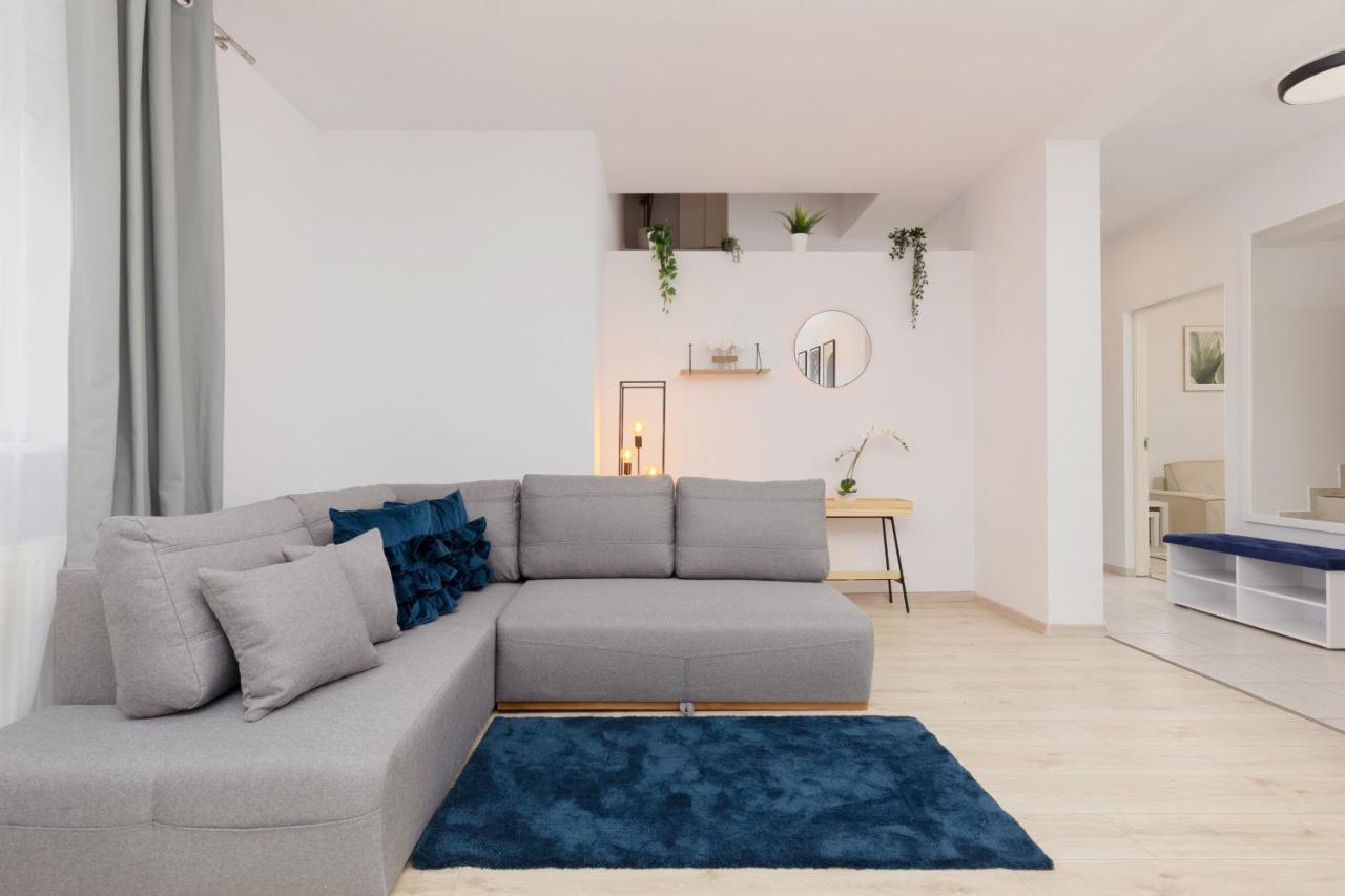 Metro Bemowo Two-storey Pelczynskiego By Renters Apartment Warsaw