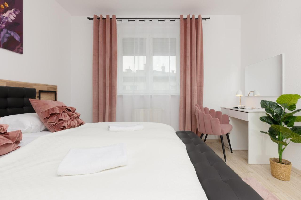 Apartment Metro Bemowo Two-storey Pelczynskiego By Renters *