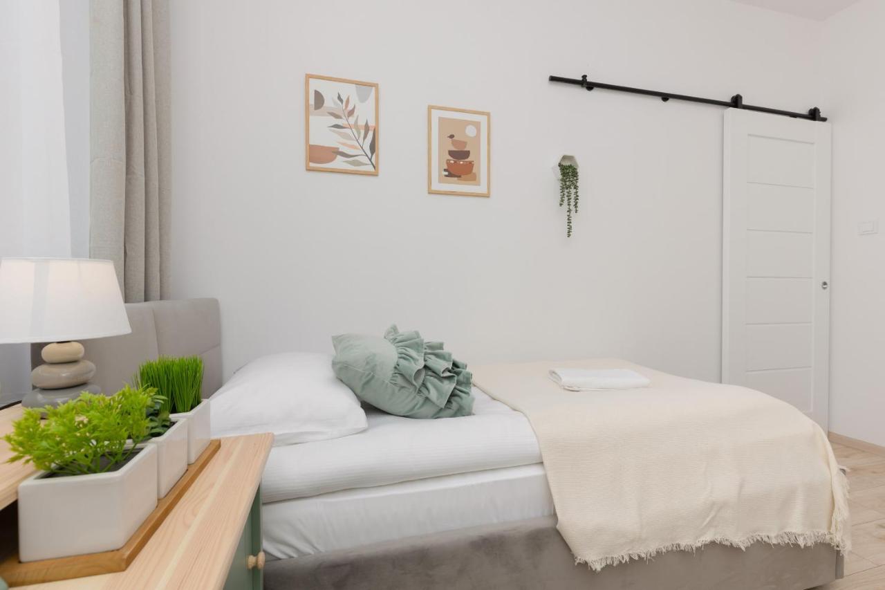Apartment Metro Bemowo Two-storey Pelczynskiego By Renters Warsaw